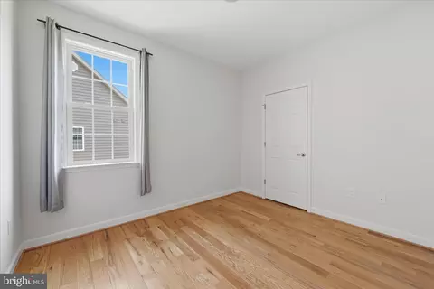 Bedroom - 103 Bleeding Heart Dr, White Post, VA 22663 photo 2 of 3