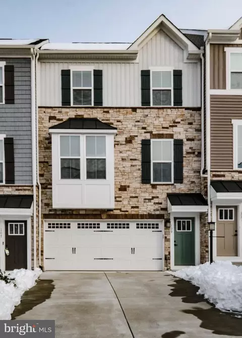 109 Bayhill Ter, Lake Frederick, VA 22630