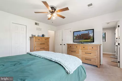 Bedroom - 103 Masters Dr, Cross Junction, VA 22625 photo 2 of 6