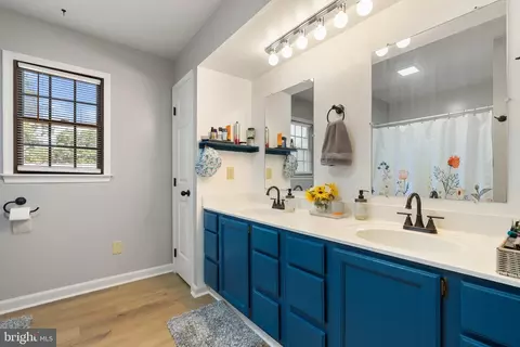 Bath - 103 Masters Dr, Cross Junction, VA 22625 photo 2 of 3