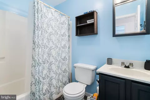 Bath - 103 Masters Dr, Cross Junction, VA 22625 photo 3 of 3