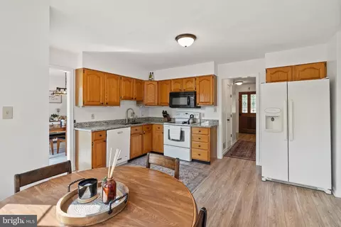 Kitchen - 103 Masters Dr, Cross Junction, VA 22625 photo 1 of 3