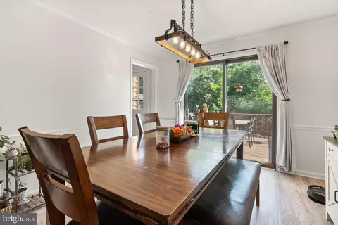 Dining - 103 Masters Dr, Cross Junction, VA 22625 photo 2 of 2