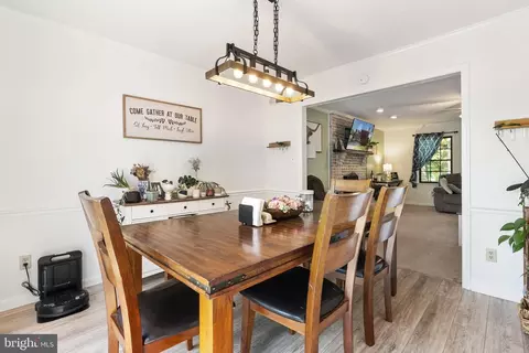 Dining - 103 Masters Dr, Cross Junction, VA 22625 photo 1 of 2