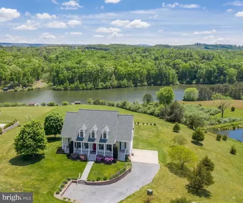 180 Isaac Dr, Gore, VA 22637