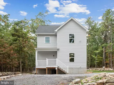 513 Pheasant Dr, Winchester, VA 22602
