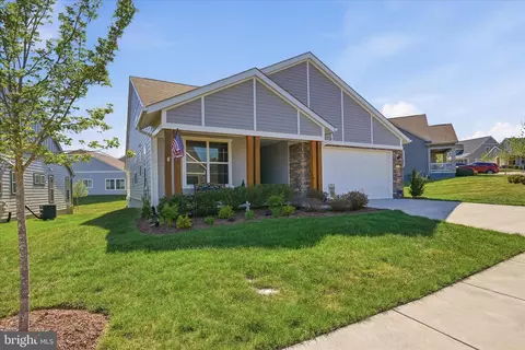 136 Mallard Dr, Lake Frederick, VA 22630