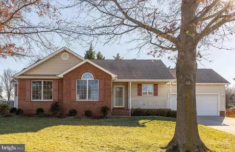 108 Senseny Glen Dr, Winchester, VA 22602