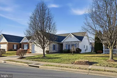 104 Sarvis Ct, Stephens City, VA 22655