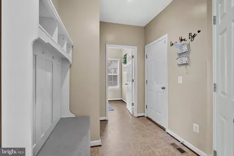 Entry Way - 110 Setting Sun Ct, Stephenson, VA 22656 photo 8 of 13