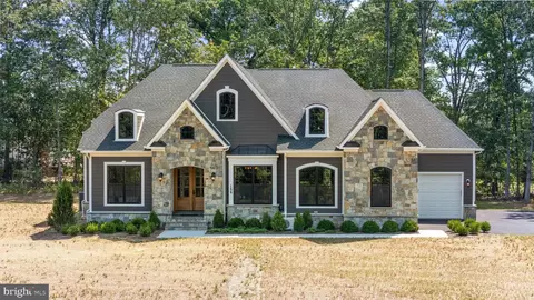 Tumble Leaf Lane, Winchester, VA 22602