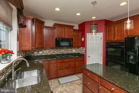 Kitchen - 224 Morlyn Dr, Stephenson, VA 22656 photo 4 of 6