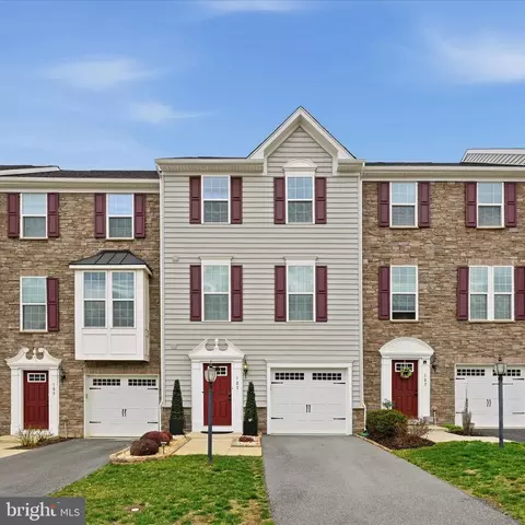 105 Trout Lily Dr, Lake Frederick, VA 22630