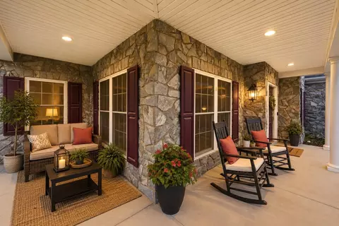 226 Summerfield Dr, Winchester, VA 22602