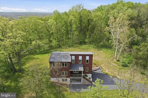 201 Nathaniel Dr, Winchester, VA 22603