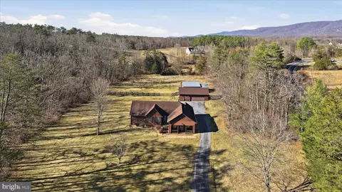 110 Crosscreek Ln, Winchester, VA 22602