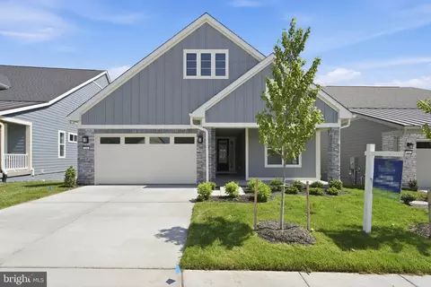 106 Rhododendron Ct, Lake Frederick, VA 22630