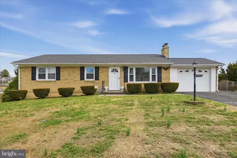135 Meade Dr, Winchester, VA 22602