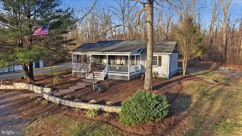 151 Sassafras Ln, Clear Brook, VA 22624