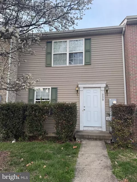 229 Surrey Club Ln, Stephens City, VA 22655