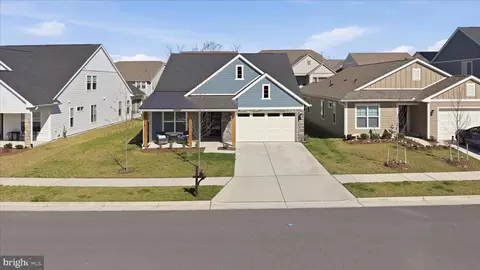 123 Cowbird St, Lake Frederick, VA 22630