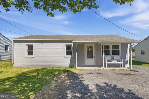 2015 Senseny Rd, Winchester, VA 22602