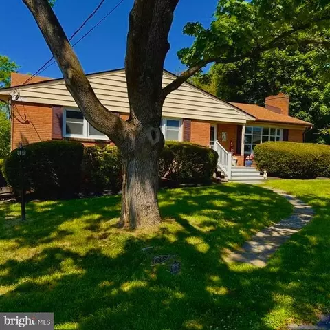 134 Country Club Cir, Winchester, VA 22602