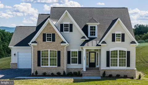 Tumble Leaf Lane, Winchester, VA 22602