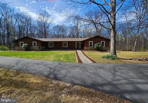 274 Woodside Ln, Winchester, VA 22603