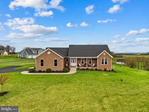 100 Pomme Cir, Stephens City, VA 22655