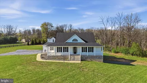 325 Dehaven Dr, Clear Brook, VA 22624
