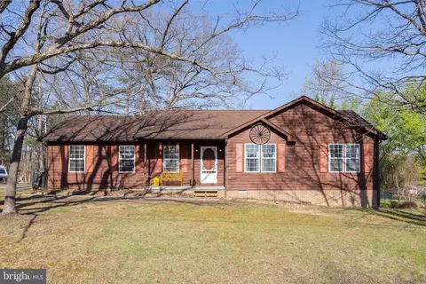 106 Greenwood Ct, Cross Junction, VA 22625