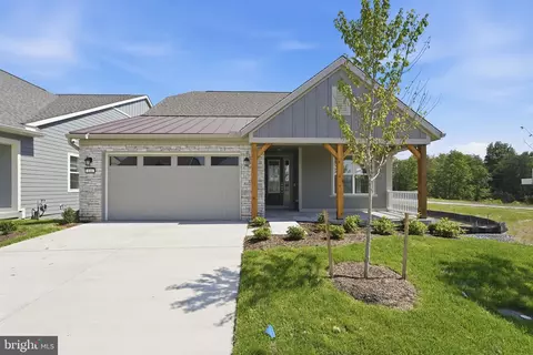104 Rhododendron Ct, Lake Frederick, VA 22630