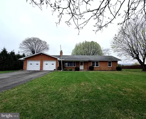 1755 N Hayfield Rd, Winchester, VA 22603