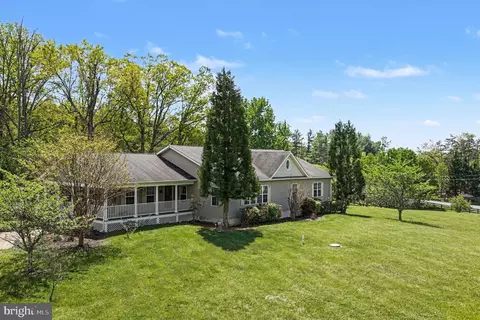 1564 Perry Rd, Winchester, VA 22602