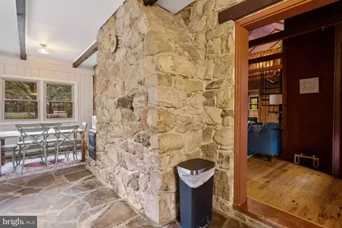 Entry Way - 105 Apache Trl, Winchester, VA 22602 photo 4 of 4