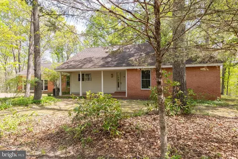 221 Settlers Ln, Stephenson, VA 22656