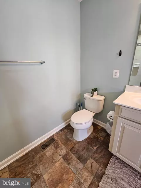 Bath - 114 Lattice Dr, Stephenson, VA 22656 photo 3 of 8