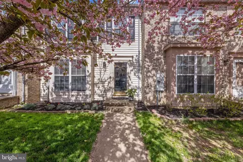 207 Stratford Dr, Winchester, VA 22602