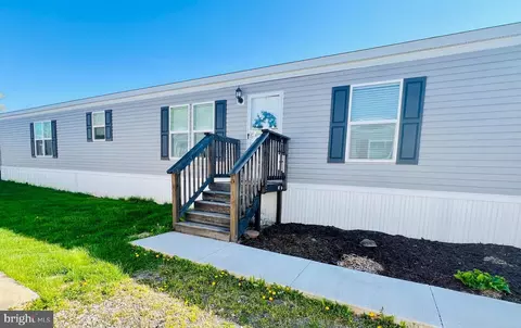 411 Eckard Cir, Winchester, VA 22602