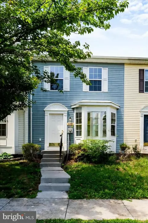 229 Sherando Cir, Stephens City, VA 22655