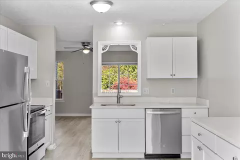 229 Sherando Cir, Stephens City, VA 22655