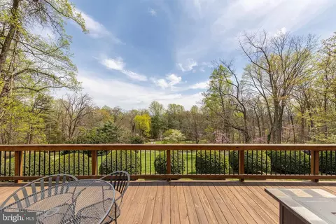 1460 Pitcock Ln, Winchester, VA 22602