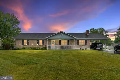 106 Essex Cir, Stephens City, VA 22655