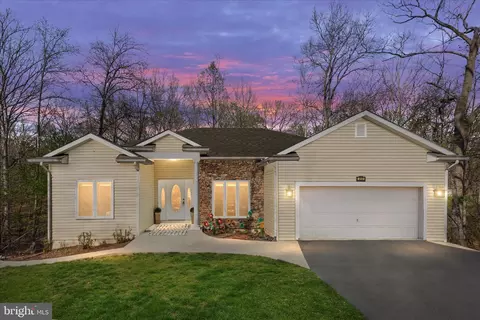 203 Northwood Cir, Cross Junction, VA 22625