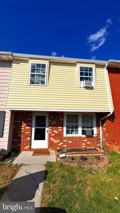 1114 Ravenwood Rd, Stephens City, VA 22655