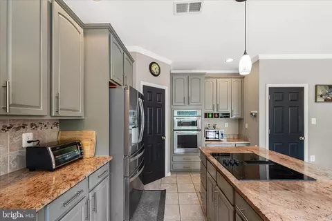Kitchen - 304 Morlyn Dr, Stephenson, VA 22656 photo 5 of 6