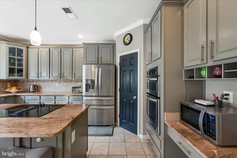 Kitchen - 304 Morlyn Dr, Stephenson, VA 22656 photo 2 of 6