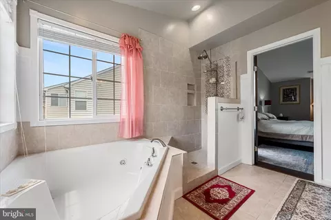 Bath - 304 Morlyn Dr, Stephenson, VA 22656 photo 3 of 5