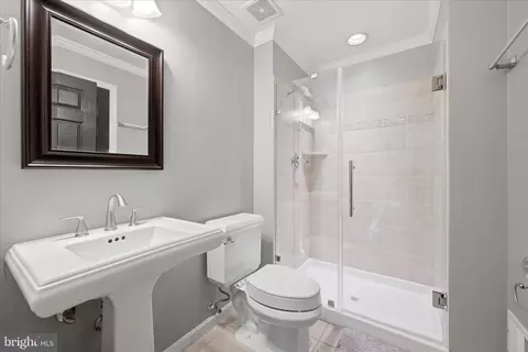 Bath - 304 Morlyn Dr, Stephenson, VA 22656 photo 1 of 5